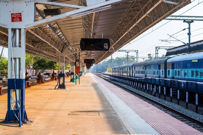 5 Train Stations in India to Enjoy Delicious Local Food
