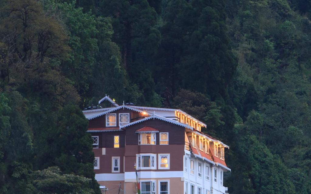 5 Airbnbs In Darjeeling For A Dreamy Stay In The Himalayas