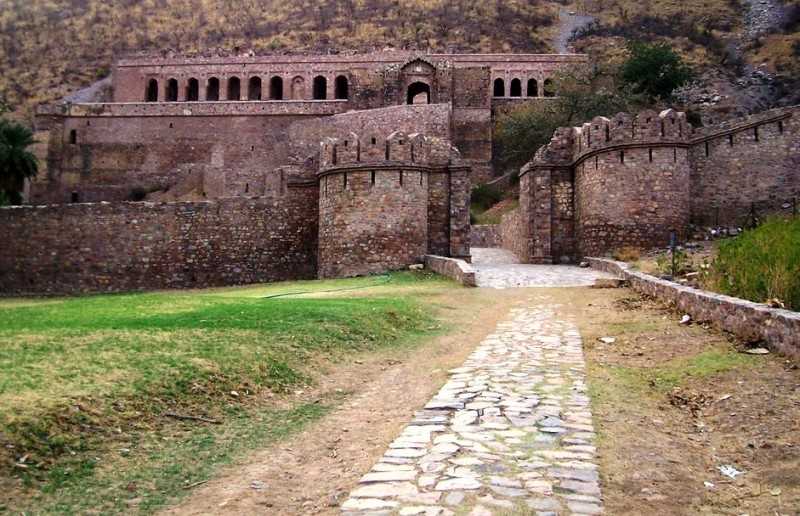 Here’s The Truth behind Bhangarh Fort Haunted or not haunted