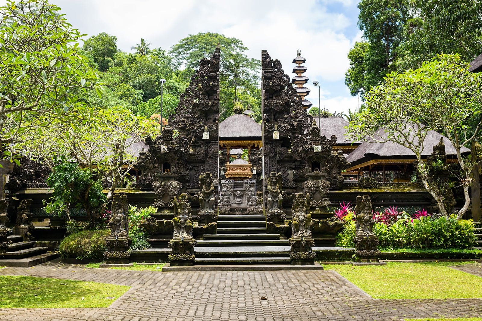 bali tanah lot temple