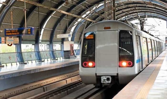 Soon, Residents of Delhi Will No Longer Need a Token To Travel on The Delhi Metro. All you need is…