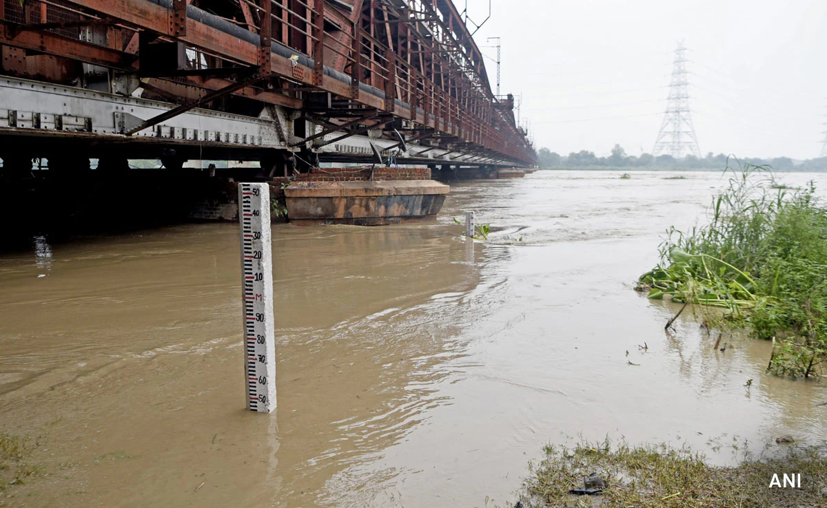 From ITO to Yamuna Bazar, The Rising Water Level of Yamuna River Floods Parts of Delhi