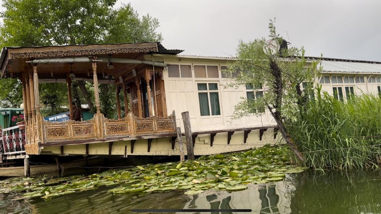 houseboat in srinagar price